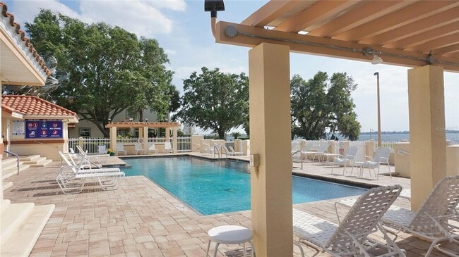 Building Photo - 715 Magnolia Pl