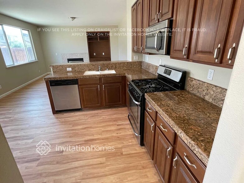 Building Photo - 116 Travertine Ave