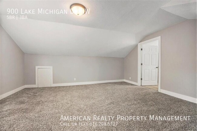 Building Photo - 900 Lake Michigan Dr NW