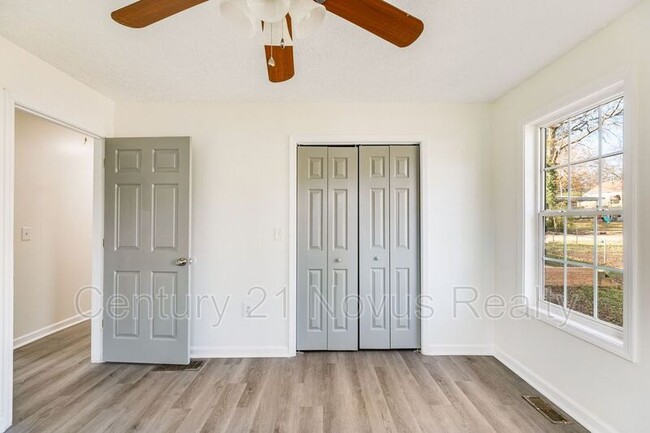Building Photo - 7 Mosley Ln