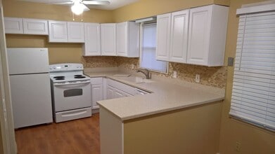 Building Photo - 1009