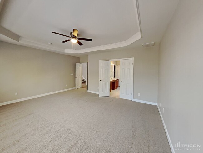 Building Photo - 1514 Red Oak Dr
