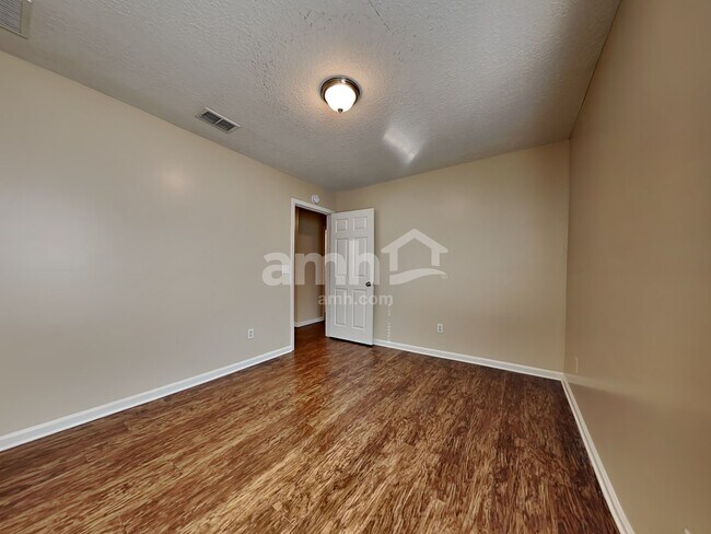 Building Photo - 392 Brierstone Ct