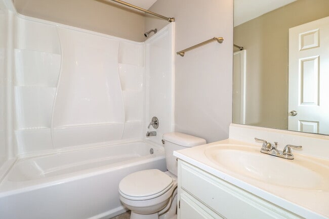 Building Photo - 5898 Hickory Greene Cove