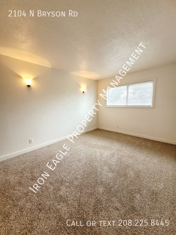 Building Photo - 2104 N Bryson Rd