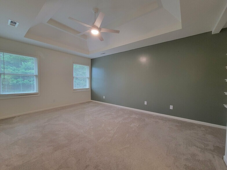 Building Photo - 1532 SE Silkwood Ln