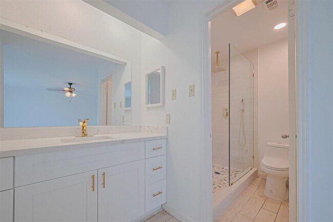 Building Photo - 719 Ramada Dr