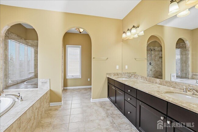 Building Photo - 86 Davinci Dr