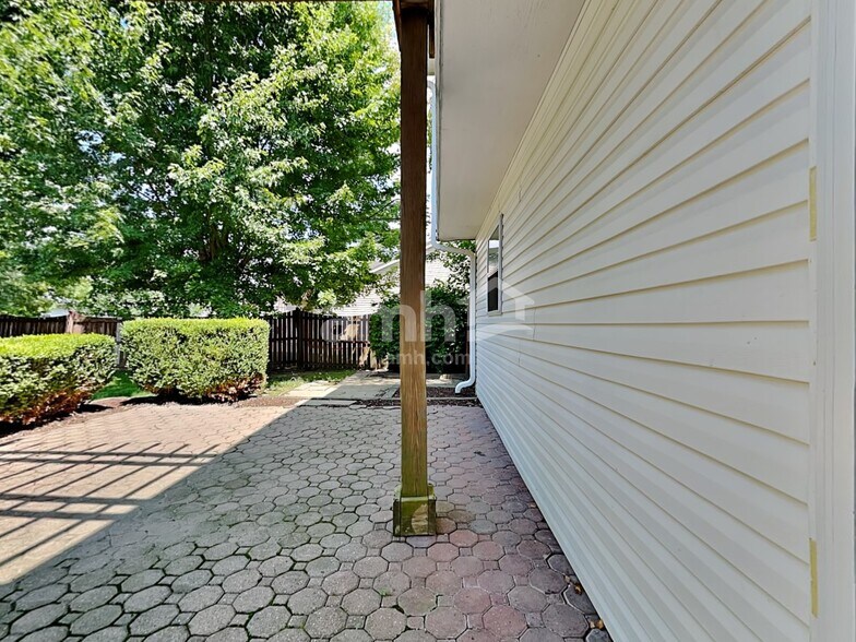 Building Photo - 1178 Oak Leaf Rd