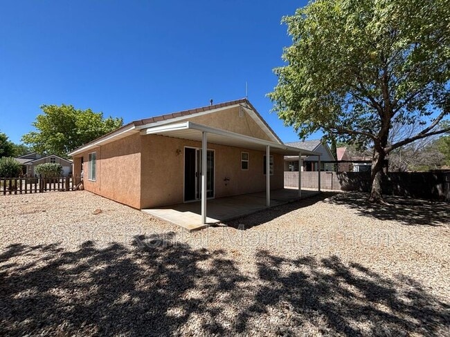 Building Photo - 2048 W 30 S