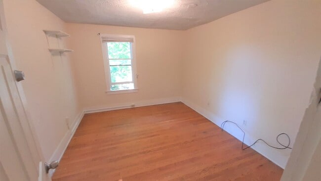 Building Photo - 410 S Aurora St