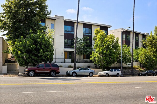 Building Photo - 118 S Avenue 50