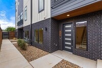 Building Photo - 2203 Hondo Ave