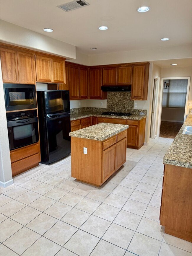 Building Photo - Park like setting