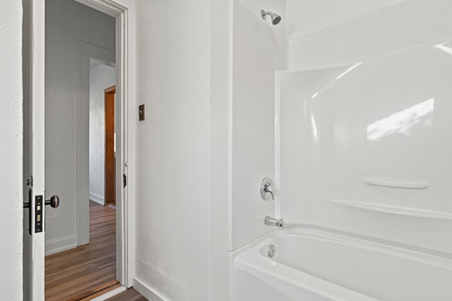 Building Photo - 402 Burlington Ave