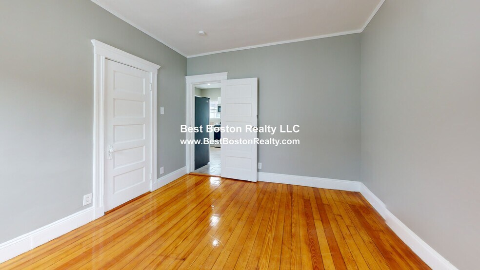 Building Photo - 3943 Washington St