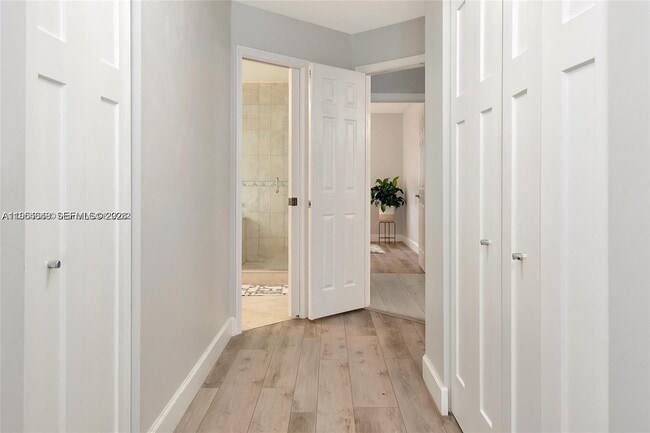 Building Photo - 1800 Water Ridge Dr