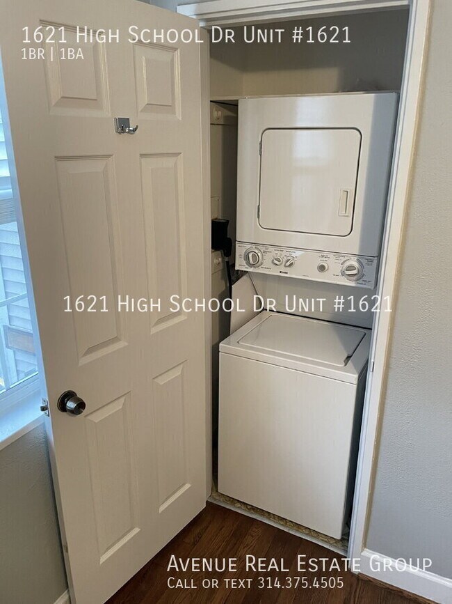 Building Photo - 1621 High School Dr
