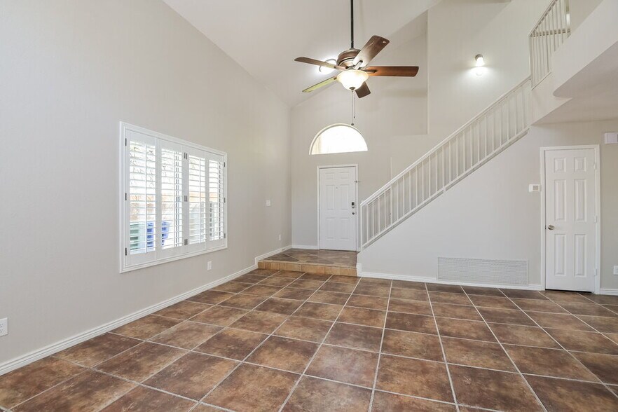 Building Photo - 2571 W Blaine Ct