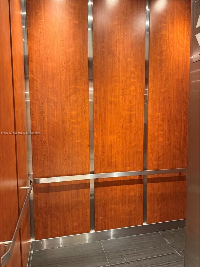 Building Photo - 2049 S Ocean Dr