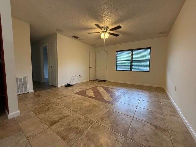 Building Photo - GI House