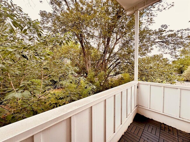 Building Photo - 4706 Sylvandale Dr