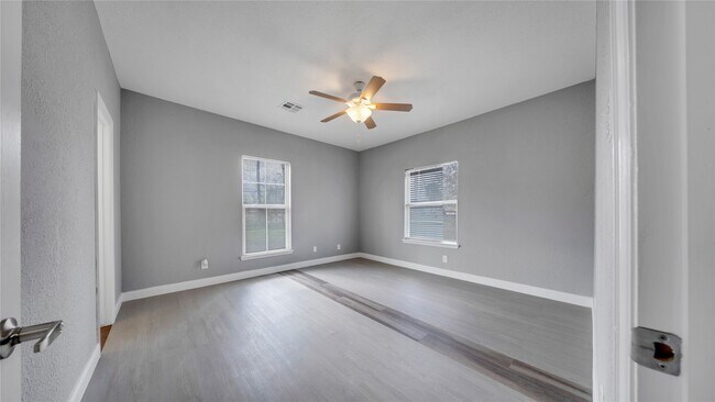 Building Photo - 8214 Peekskill Ln