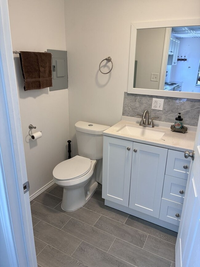Building Photo - Country Living- Studio Unit- 1 Bed, 1 Bath...