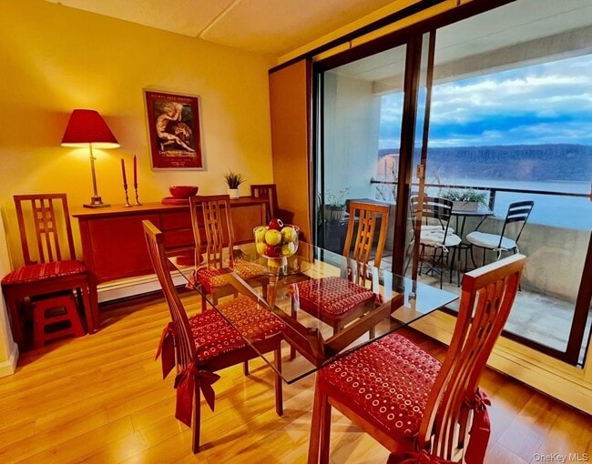 Building Photo - 1 David Ln