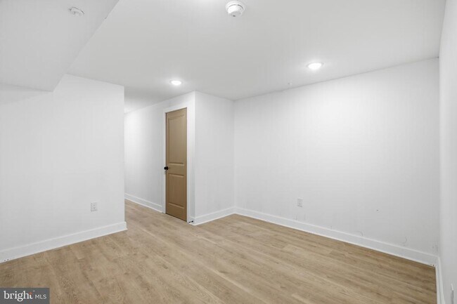 Building Photo - 2330 N 16th St