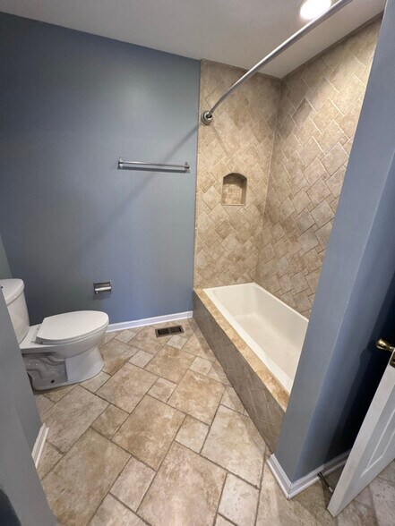 Building Photo - 322 Fairmont Ct