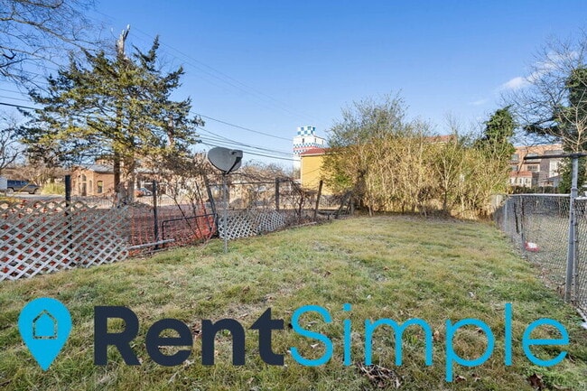 Building Photo - 317 Prince Edward St