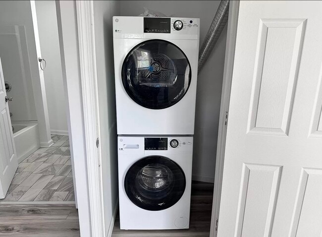 Building Photo - 93 Winchester Ave