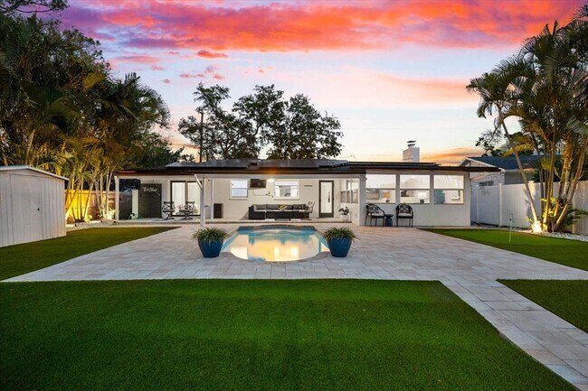 Building Photo - 8848 Sunlit Cove Dr NE