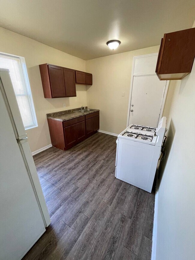 Building Photo - 7534 S Coles Ave