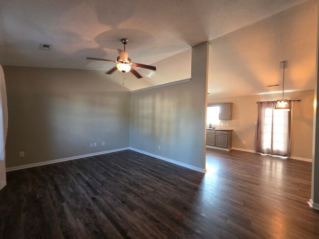 Building Photo - Quiet Neighborhood Charm with Easy Access to Swansboro & the Coast