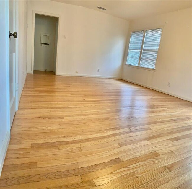 Building Photo - 1505 Ruth Ave