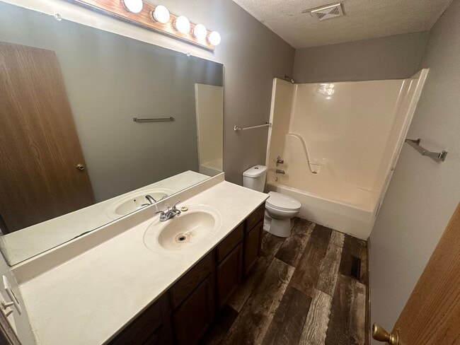 Building Photo - 1303 W Taylor St