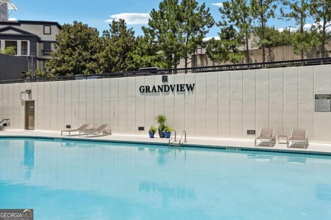 Building Photo - 3481 Lakeside Dr NE