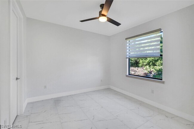 Building Photo - 430-432 Bell Blvd