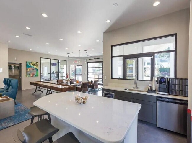 Building Photo - 3500 Windcliff Dr SE