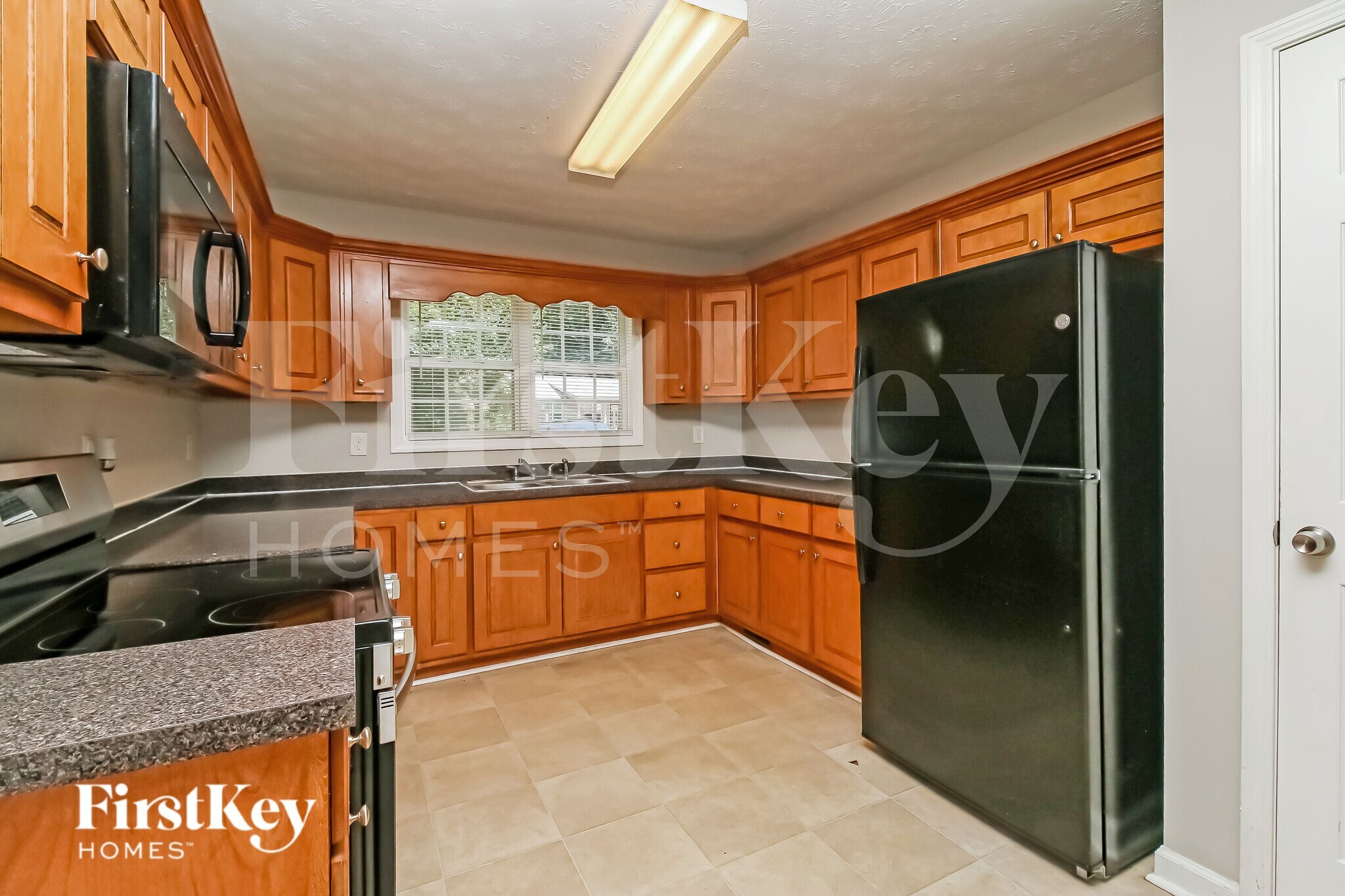 Building Photo - 8215 Collier St SW