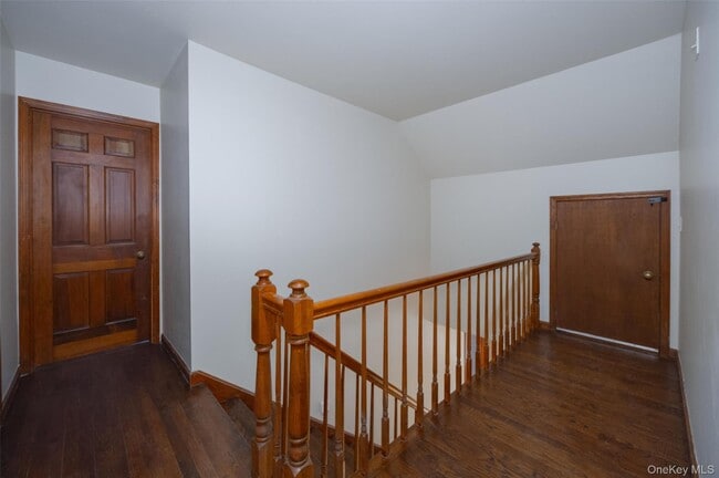 Building Photo - 123 Brush Hill Rd