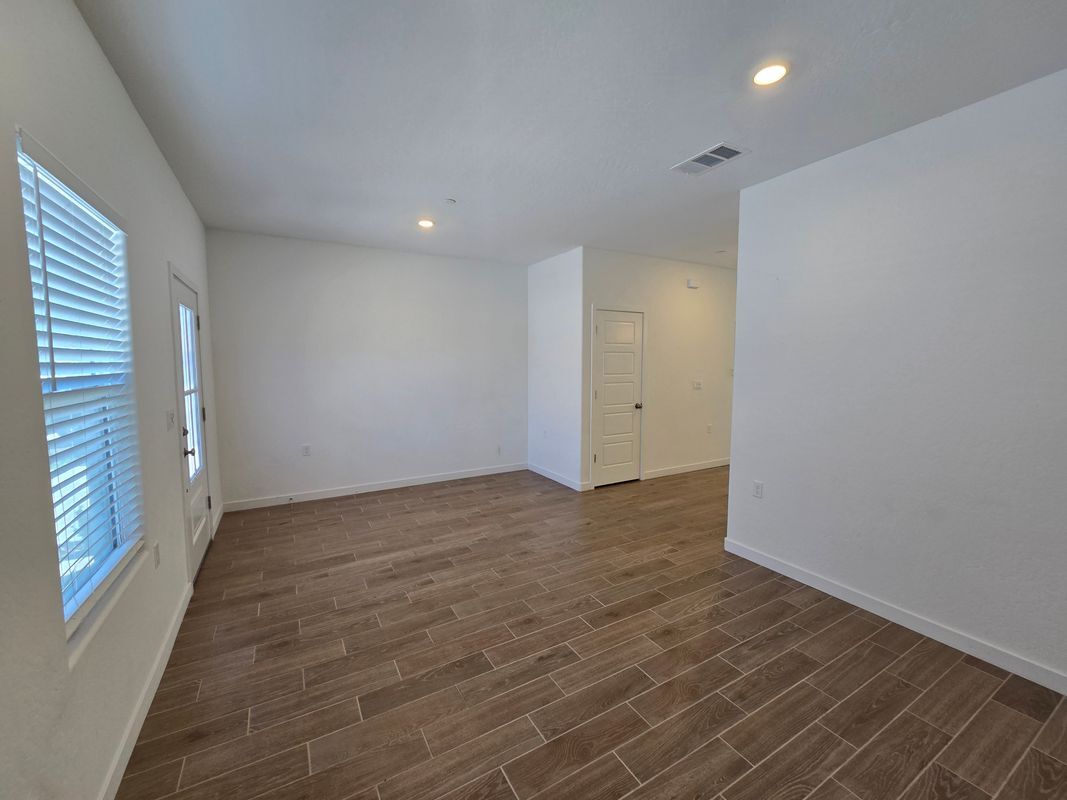 Building Photo - 7037 E Cornell Ave