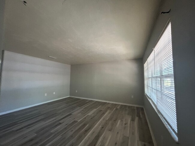 Building Photo - HALF OFF RENT!! 2/1 with Covered Porch nea...