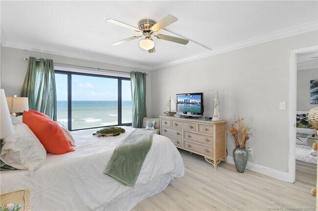 Building Photo - 10310 S Ocean Dr