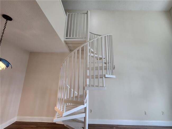 Building Photo - 1074 Peachtree St NE