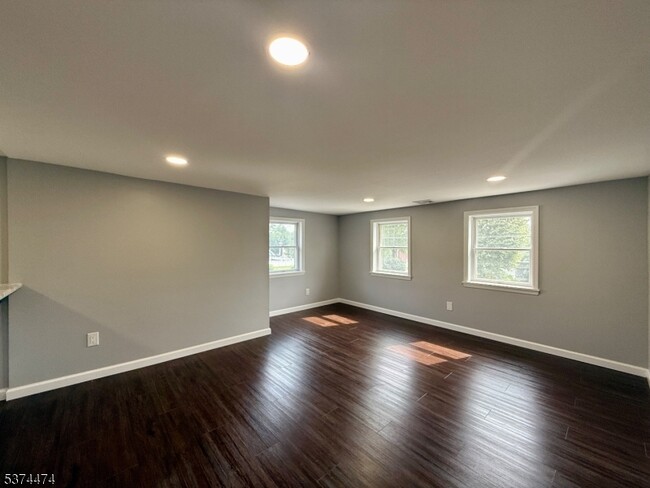 Building Photo - 274 US-202