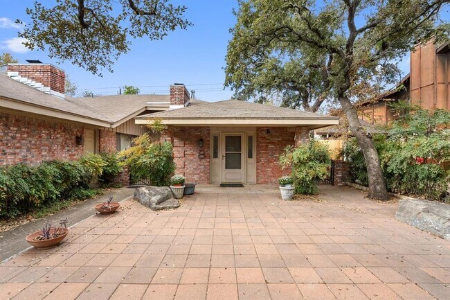 Primary Photo - 8421 Fathom Cir