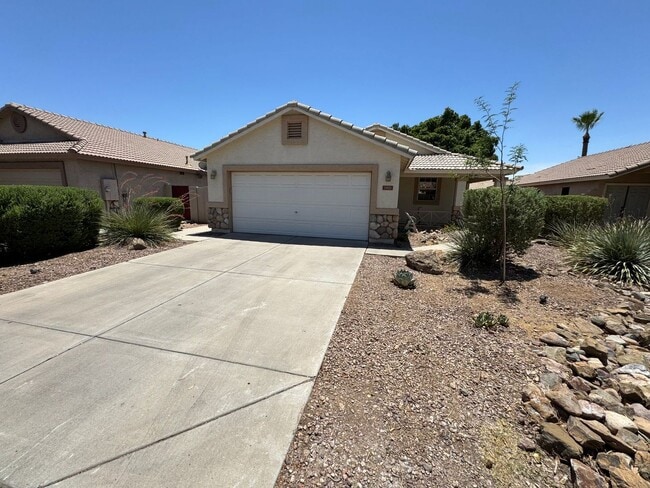 Primary Photo - 7921 W Frank Ave